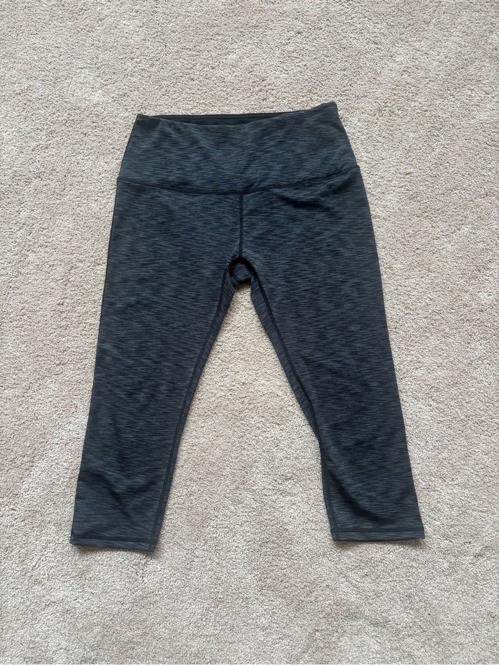 Women’s High-Waist Black Heather Capri Leggings with Built In Waste Pocket